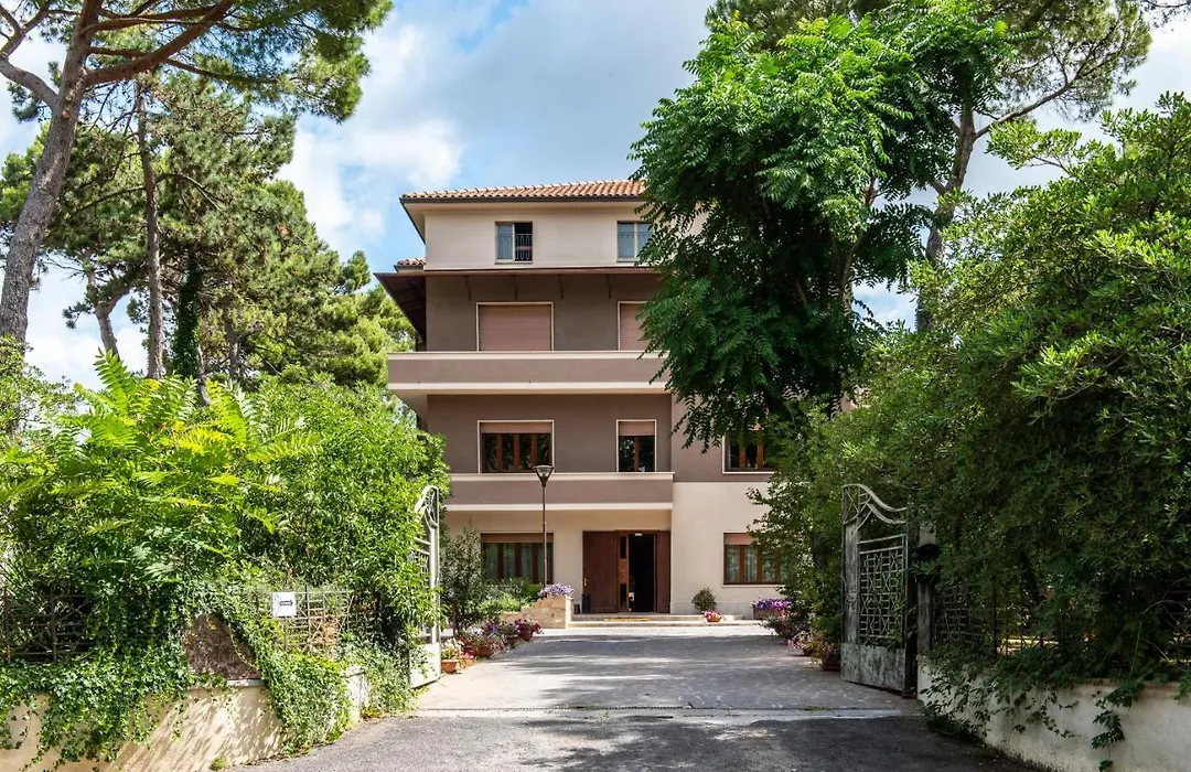 Hotel Villa dei Pini-1